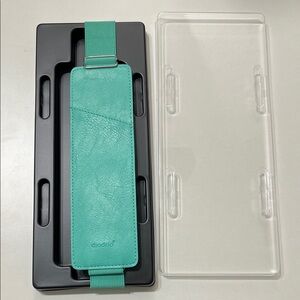 Diodrio Teal Leather Pen Pouch Bend